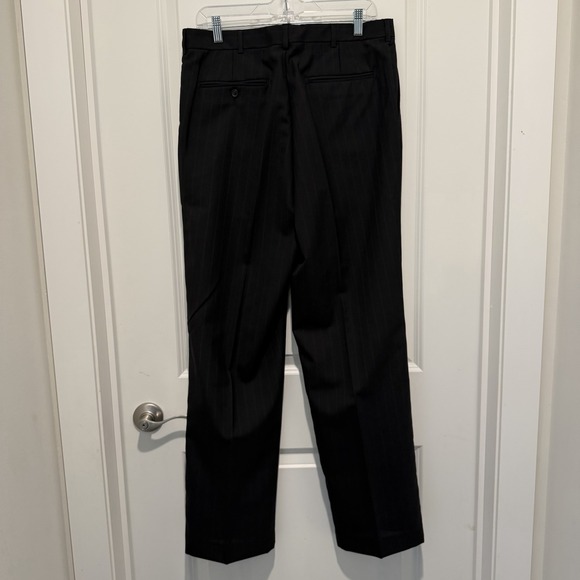 Towncraft Other - TOWNCRAFT MENS CHARCOAL GRAY PINSTRIPE 2 PIECE‎ SUIT SIZE: 46 PANTS 34x32